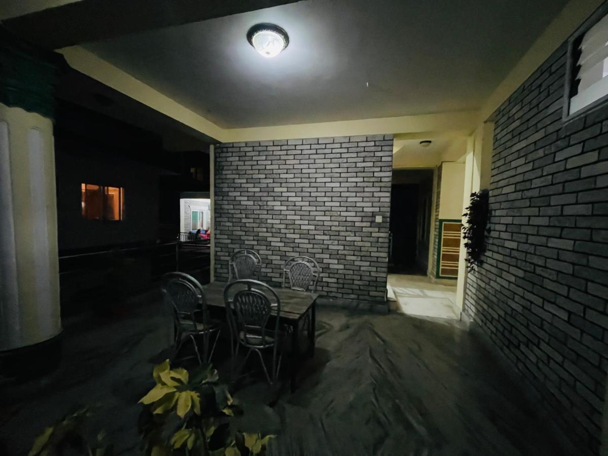 Hotel Old Durbar ポカラ エクステリア 写真
