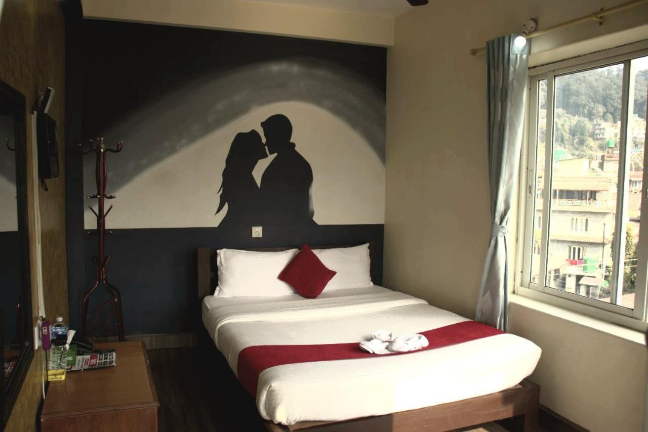 Hotel Old Durbar ポカラ エクステリア 写真